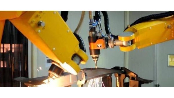 利用传感器进行的机器人焊接控制
