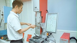 珠海超声波塑料焊接机：电池壳制造中的无缝连接专家
