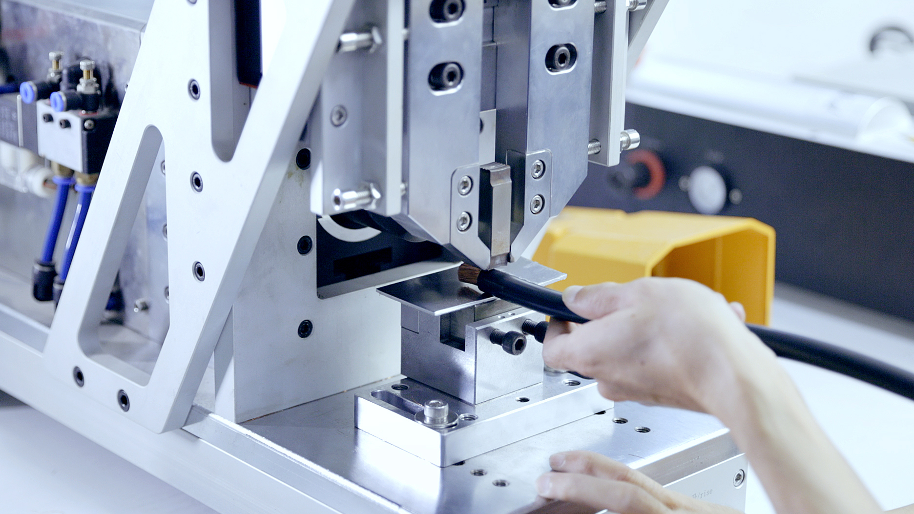 灵高超声波焊接技术：驱动新能源电池智造升级